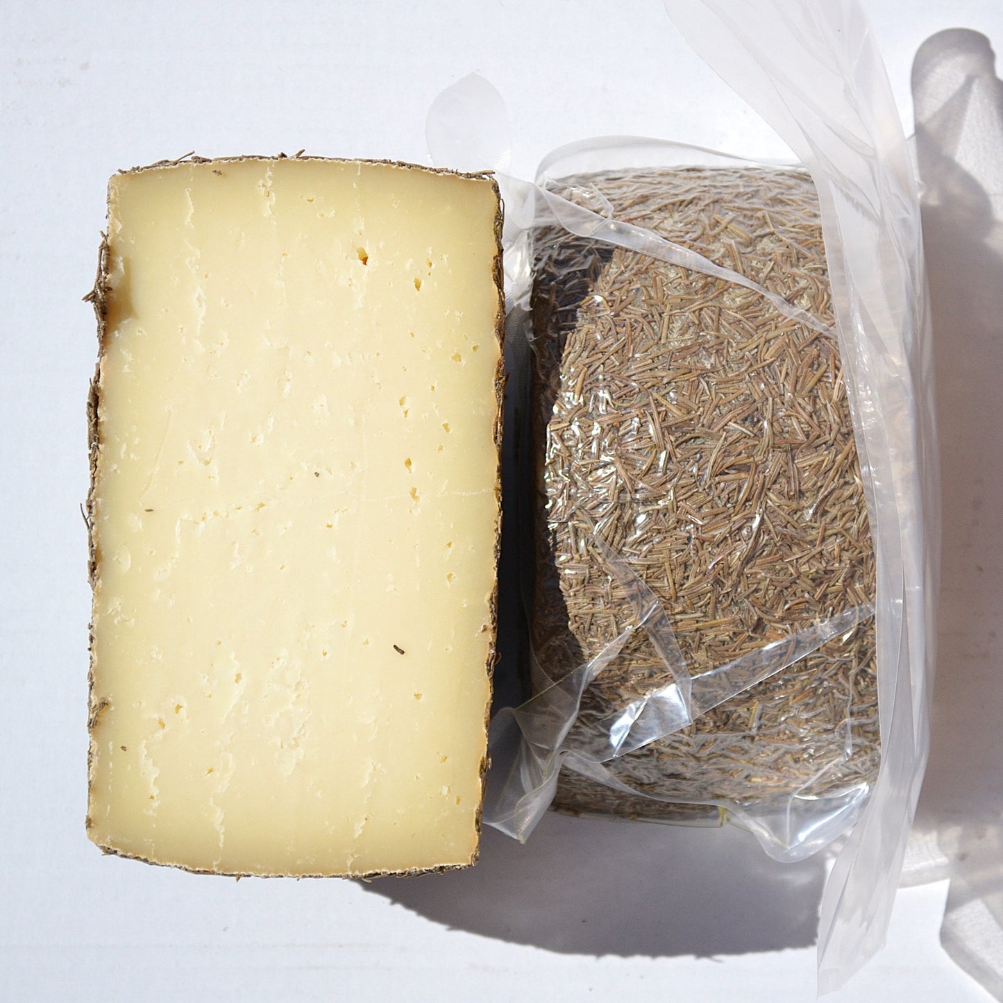 Medio Queso de Oveja Curado al Romero Gabino Perez