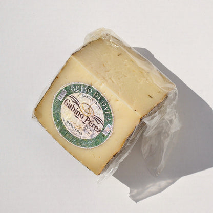 Cuña de Queso de Oveja Curado al Romero Gabino Perez