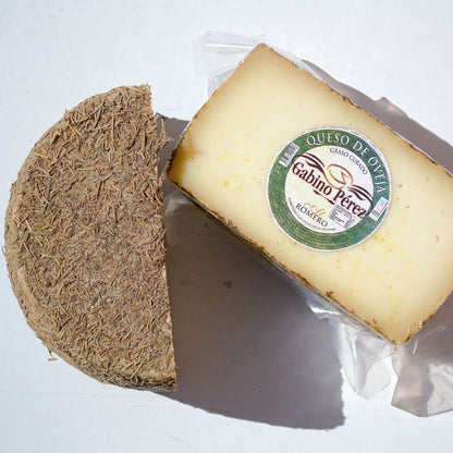 Medio Queso de Oveja Curado al Romero Gabino Perez